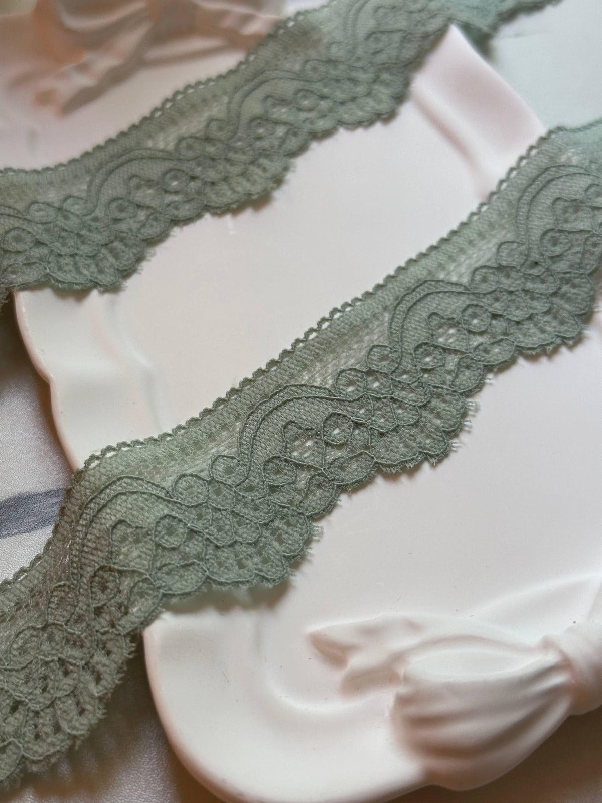 10yds Muted Sage Green Floral Stretch Lace Trim by the Yard, Narrow Scalloped Elastic Ribbon for Coquette Lingerie Crafts, 1.3"