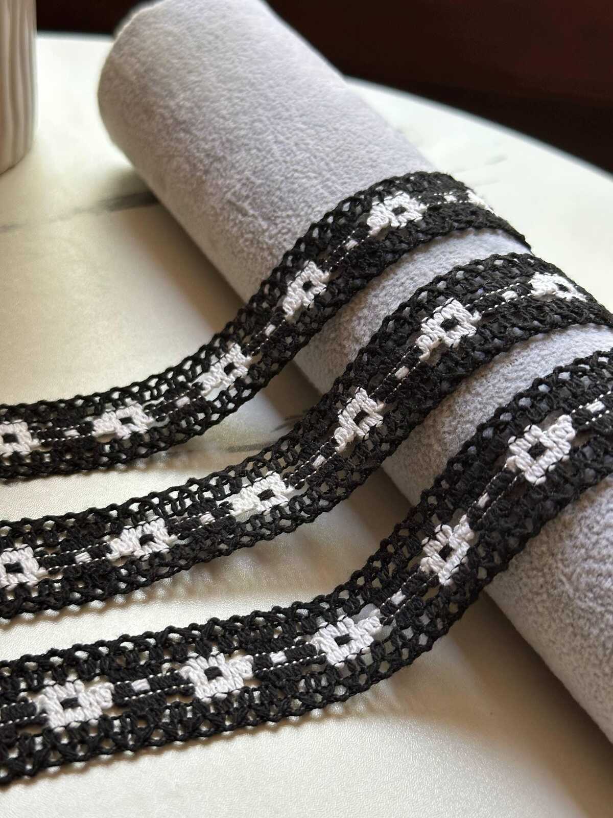 Black White Daisy Crochet Cotton Lace Trim by the Yard, Narrow Geometric Floral Insertion Ribbon for Garment Home Sewing Crafts, 1"