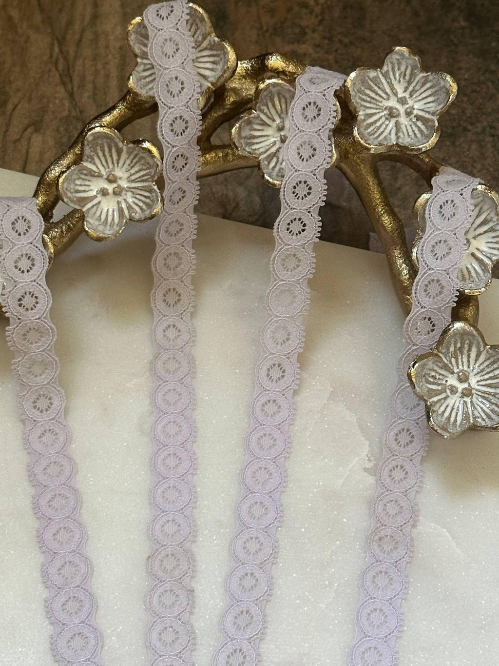10yds Soft Lilac Lavender Round Circle Daisy Stretch Eyelash Lace Trim by the Yard, Narrow Scalloped Elastic Ribbon, 0.5", Retail Wholesale