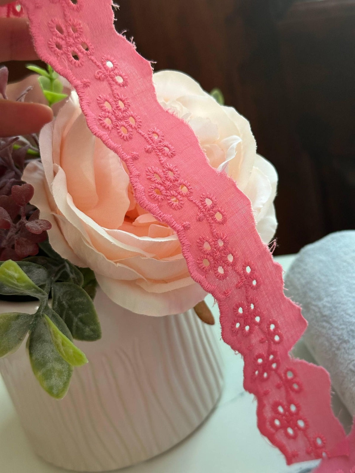10yds  Coral Pink Cotton Eyelet Lace Trim by the Yard, Embroidered Floral Scalloped Lawn Ribbon for Apparel Crafts, 1" Retail Wholesale