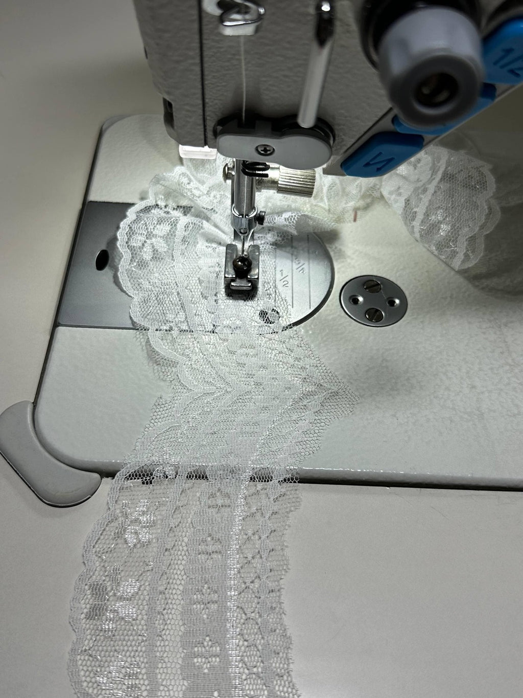 10yds 2 Inch Scalloped Lace Trim, Vintage Style Floral Mesh Lace Ribbon White Embroidered Lace for Wedding Dress, Bridal Veil, Crafting