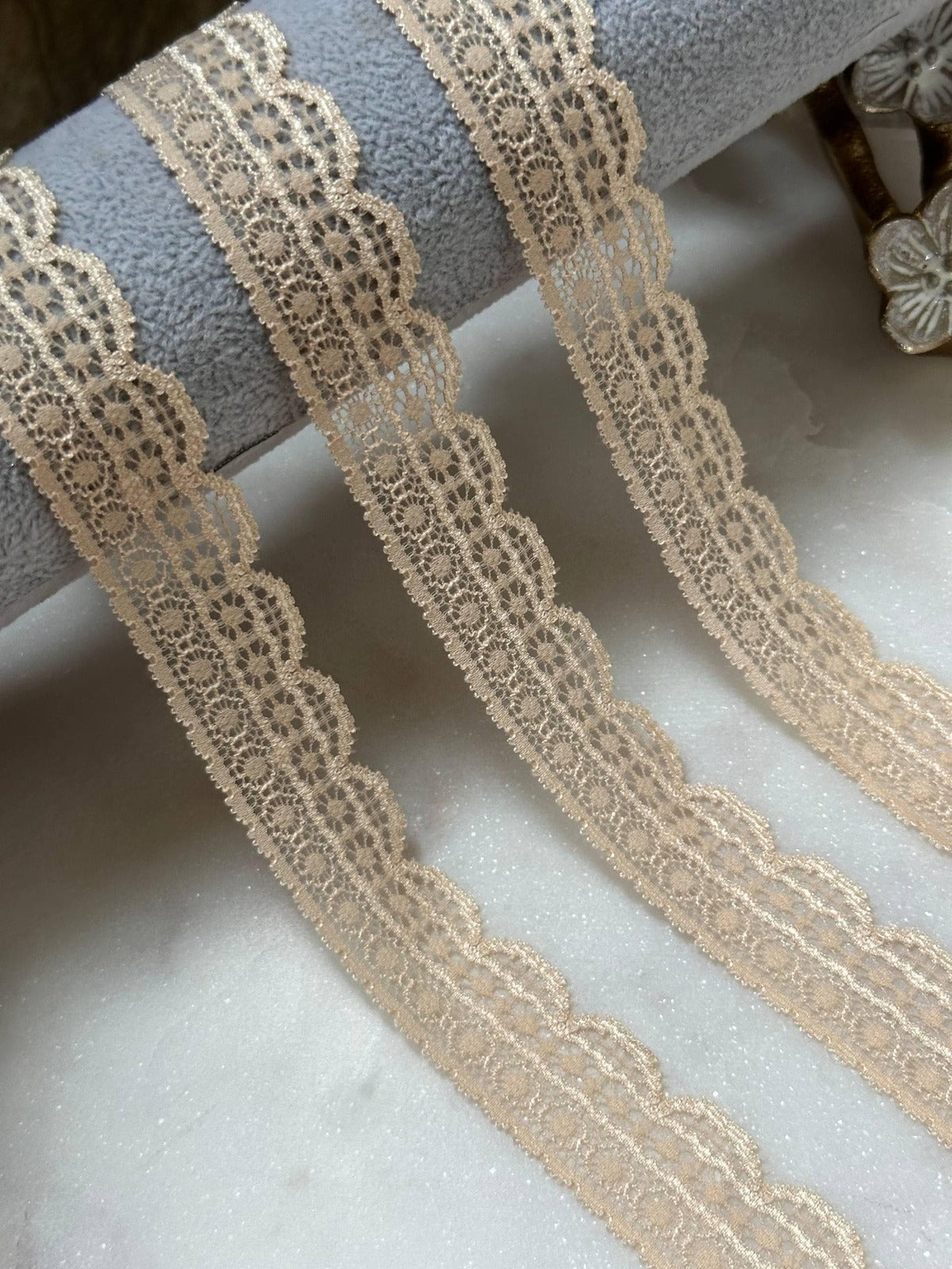 10yds Soft Champagne Nude Beige Lightweight Stretch Lace Trim by Yard, Narrow Scalloped Elastic Ribbon for Crafts, 0.85", Retail Wholesale