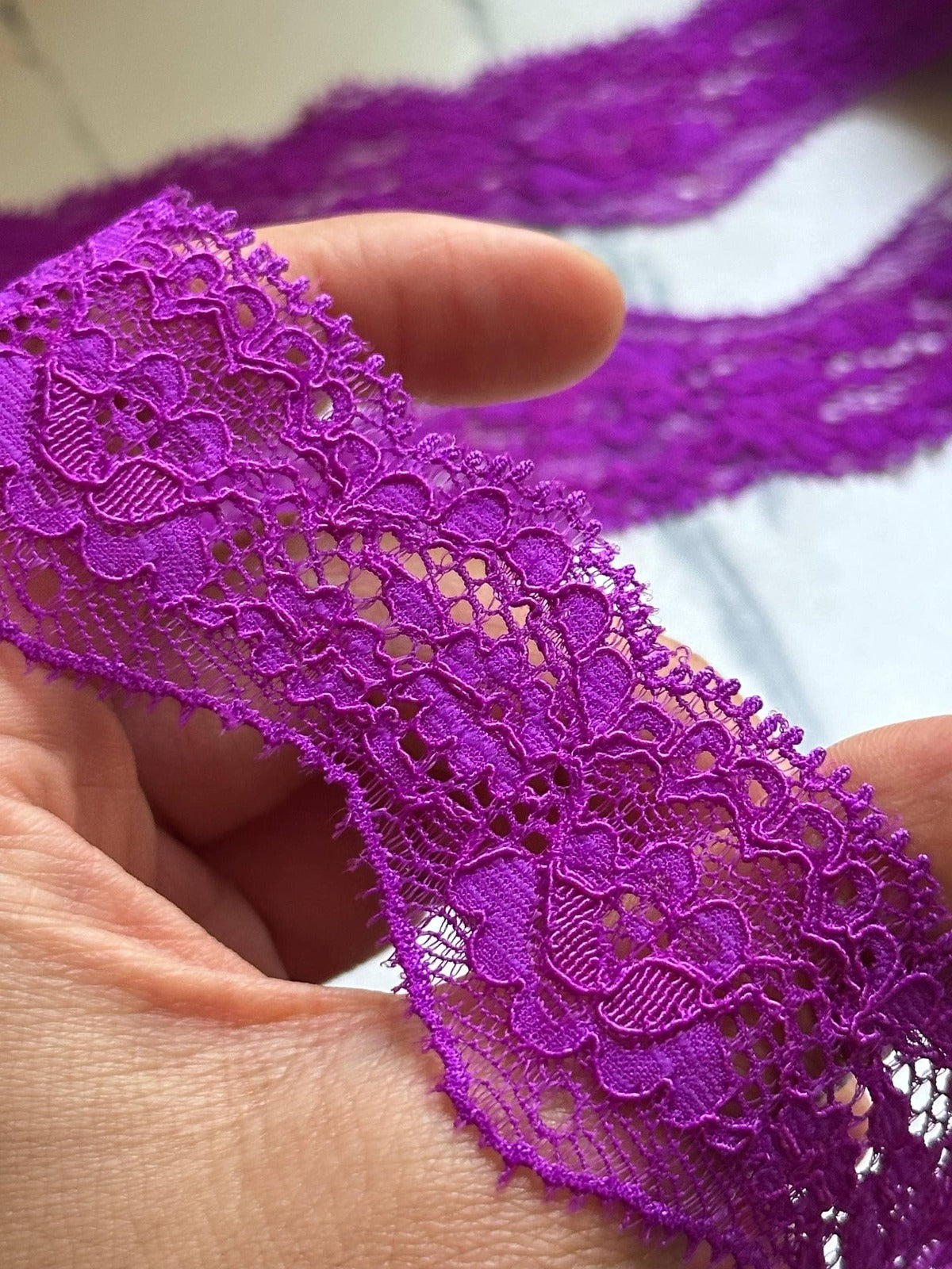10yds  Vibrant Purple Violet Floral Wavy Stretch Lace Trim by the Yard, Scalloped Elastic Ribbon for Coquette Crafts 1.3"Retail Wholesale