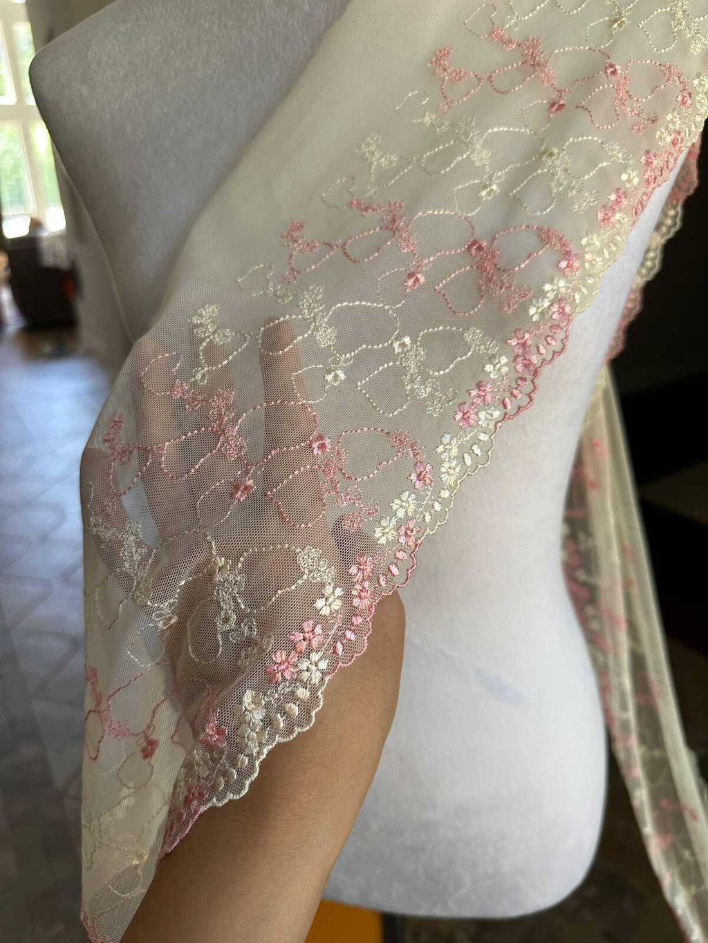 Two Tone Cream & Pink Hearts Embroidered Mesh Tulle Lace Trim Single Scalloped Edge Non Stretch Ribbon for Gowns Lingerie Crafts Sewing,6.5"