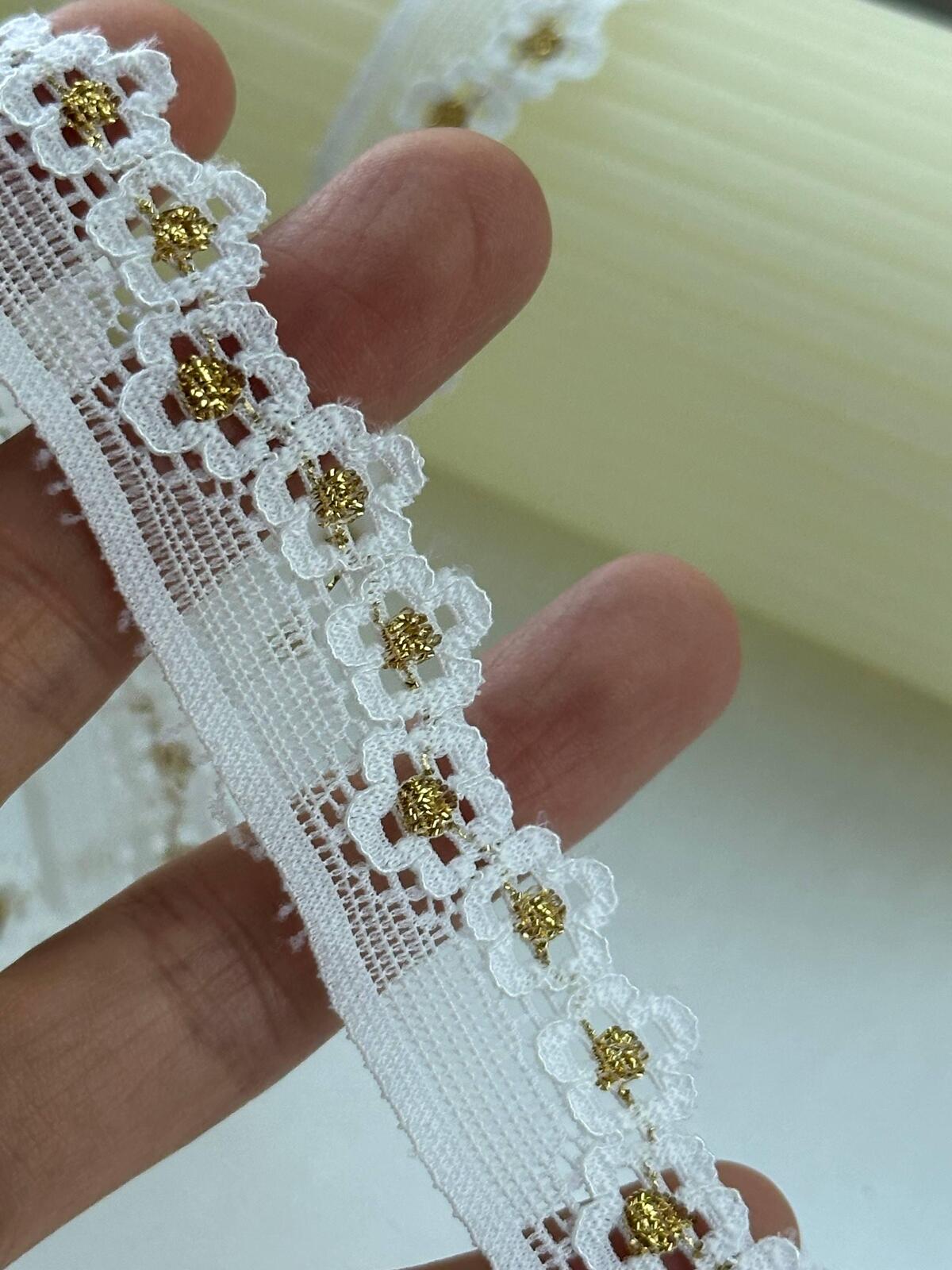 10Yds Stretch 0.9" White Gold Metallic Floral Scalloped Stretch Lace Wholesale