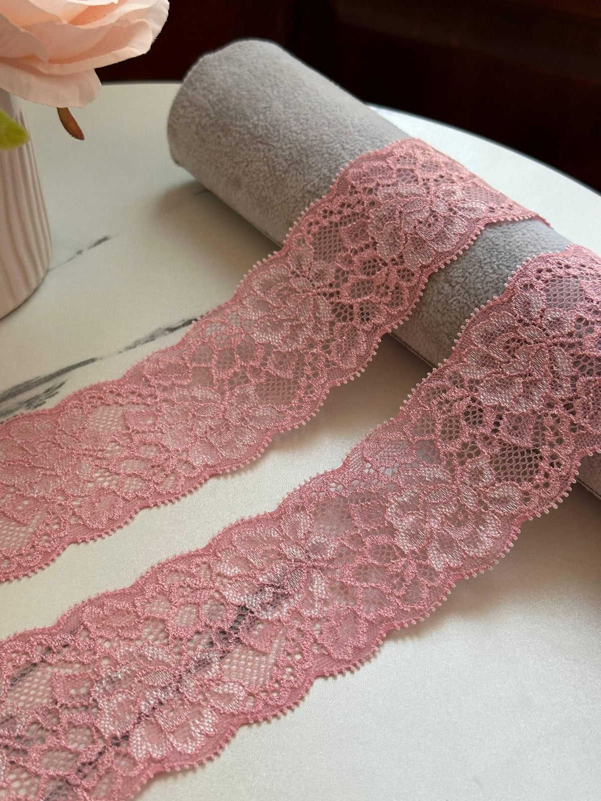 Soft Dusty Rose Pink Floral Stretch Lace Trim by the Yard, Scalloped Elastic Ribbon for Coquette Lingerie Apparel Crafts, 2"