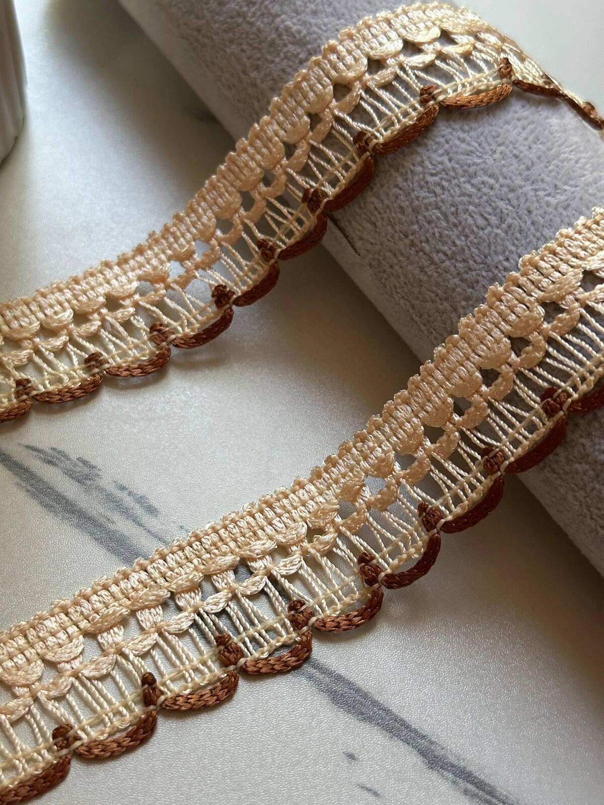 Two Tone Cream Brown Braided Scalloped Gimp Trim by the Yard, Vintage Woven Ribbon for Sewing Crafts, 1", Retail Wholesale Bulk