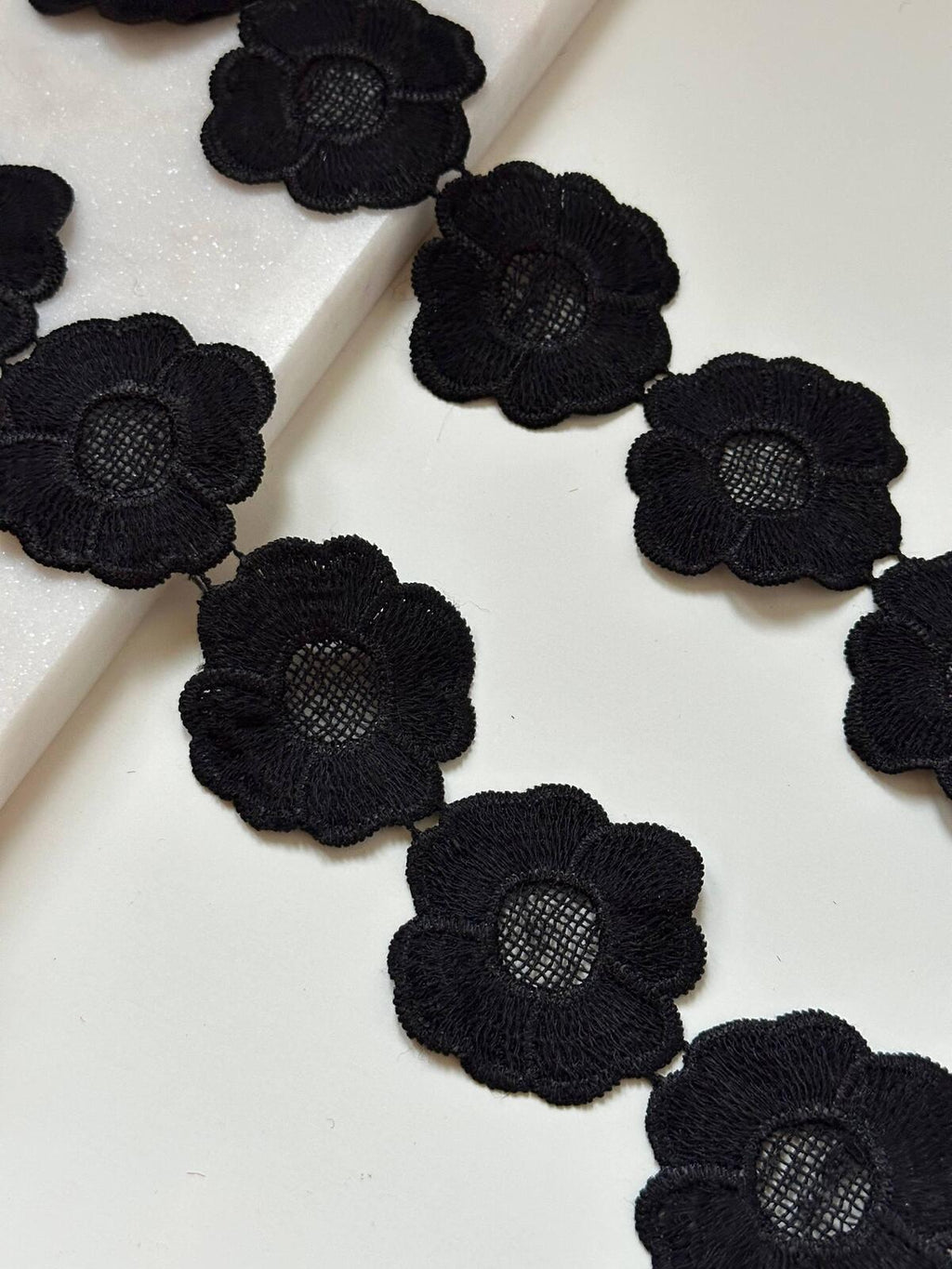 Black Floral Guipure Lace Trim by Yard, 1.75" Water Soluble Daisy Ribbon, Flower Applique, Coquette Craft Supply,DIY Sewing,Retail Wholesale
