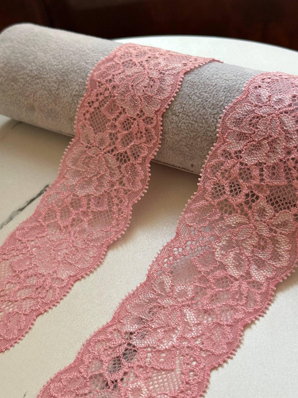 Soft Dusty Rose Pink Floral Stretch Lace Trim by the Yard, Scalloped Elastic Ribbon for Coquette Lingerie Apparel Crafts, 2"