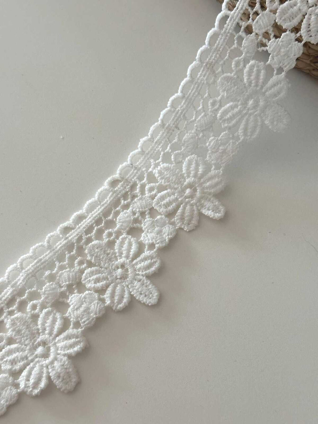 10yds White Guipure Floral Lace Trim, 2" Daisy Ribbon, Bulk Clearance Coquette Y2K Lace, Garment Trim, DIY Sewing, Retail Wholesale