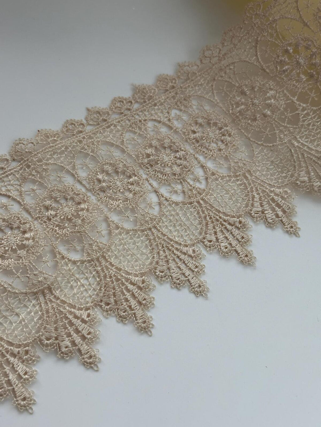 1Yd Non-Stretch 4" Vintage Beige Floral Guipure Chemical Lace Trim Wholesale