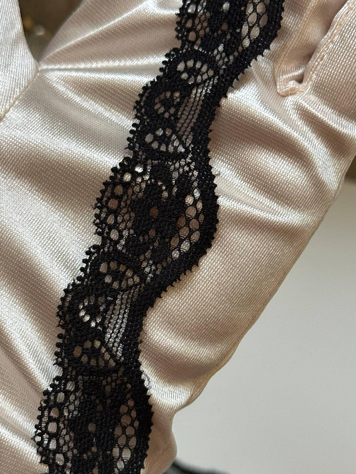 10yds Black Scalloped Wave Stretch Lace Trim by Yard, Elastic Ribbon, Soft Skin Friendly Coquette Craft Supply, 1", Retail Wholesale Bulk