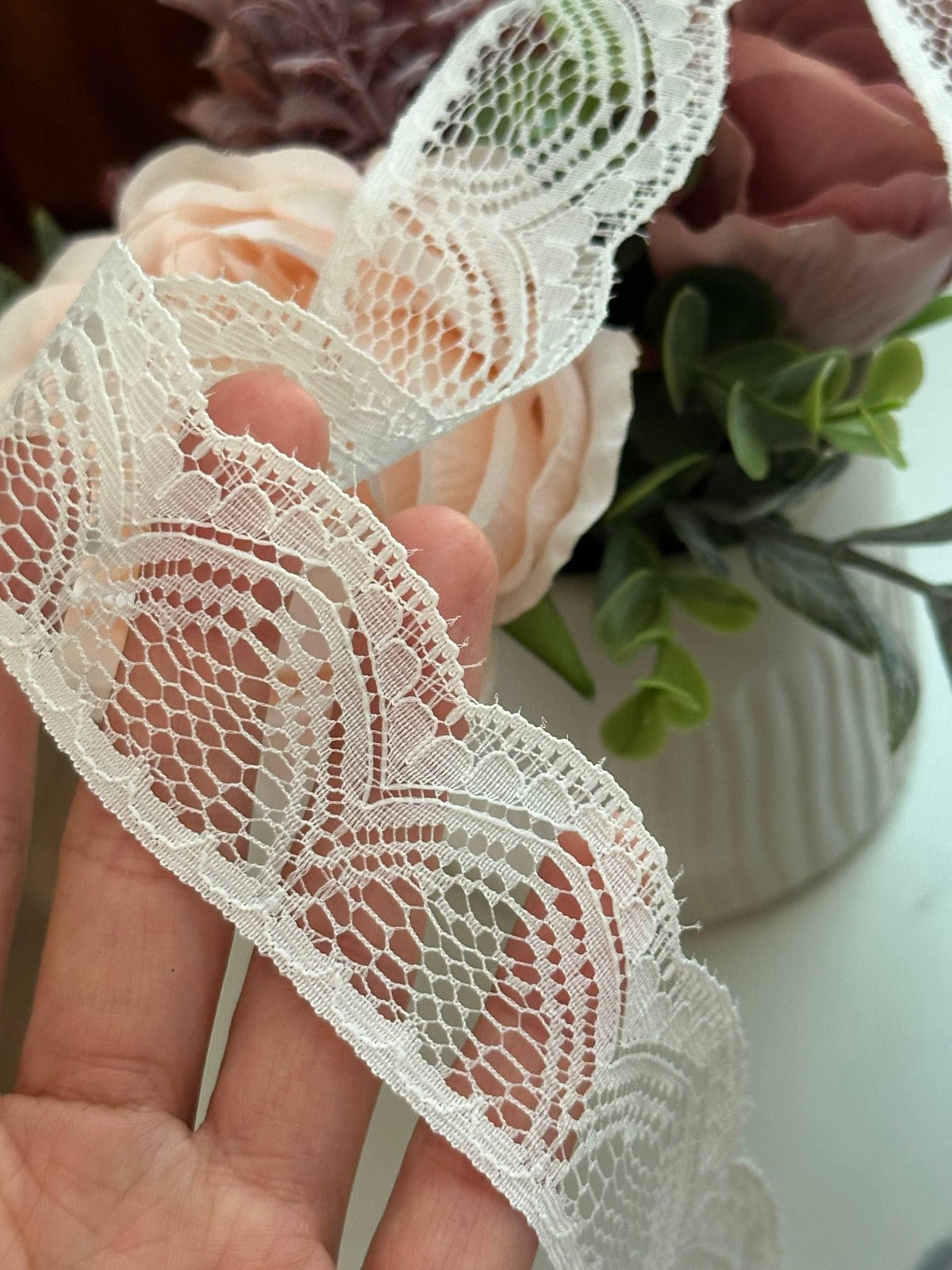 10yds Crisp White Floral Non Stretch Rigid Lace Trim by the Yard, Narrow Scalloped Galloon Ribbon for Bridal Crafts, 1.5" Retail Wholesale
