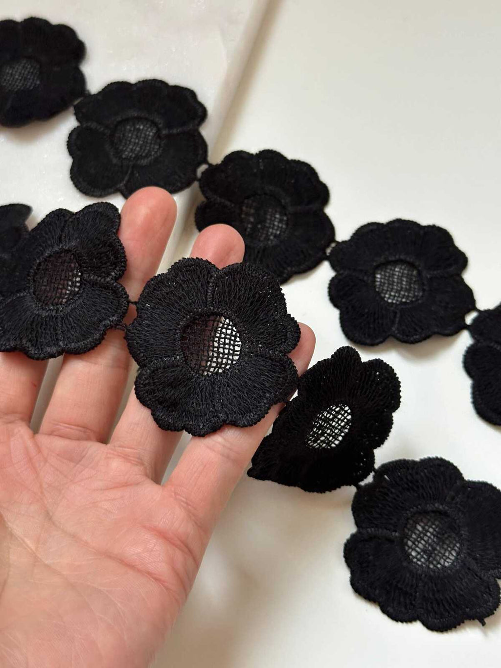 Black Floral Guipure Lace Trim by Yard, 1.75" Water Soluble Daisy Ribbon, Flower Applique, Coquette Craft Supply,DIY Sewing,Retail Wholesale