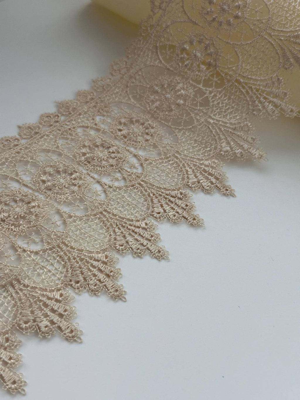 1Yd Non-Stretch 4" Vintage Beige Floral Guipure Chemical Lace Trim Wholesale