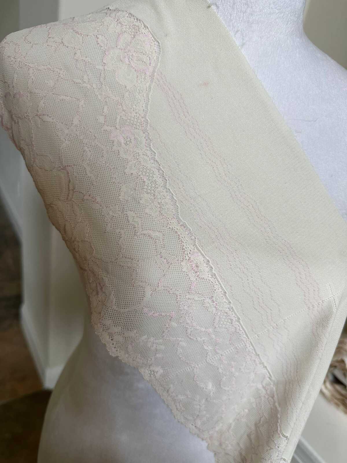 Two Tone Cream Beige & Pale Pink Floral Galloon Lace Trim Symmetrical Double Scalloped Edge Tulle Ribbon for Gowns Crafts Sewing, 7.65"