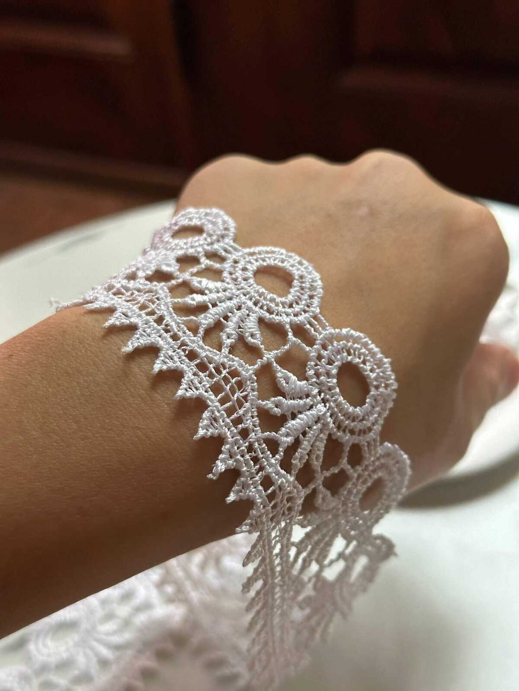 Off White Guipure Lace Trim Geometric Eyelet Water Soluble Venise Lace Ribbon Single Scalloped Border for Gowns Blouses Crafts, 1.5"