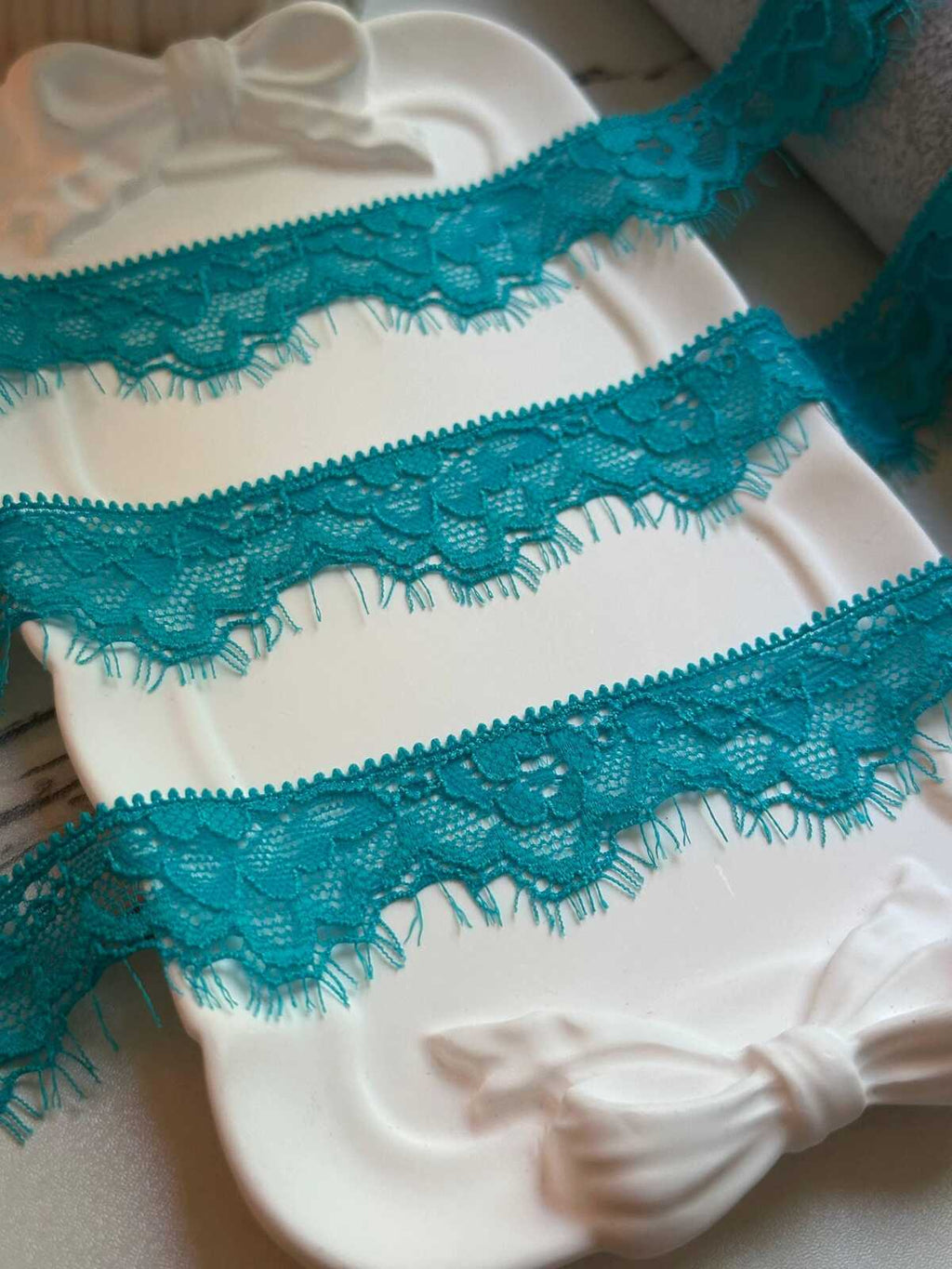 10yds Soft Peacock Teal Blue Floral Eyelash Chantilly Lace Trim by the Yard, Narrow Eyelash Scalloped Ribbon for Apparel Crafts 1" Wholesale