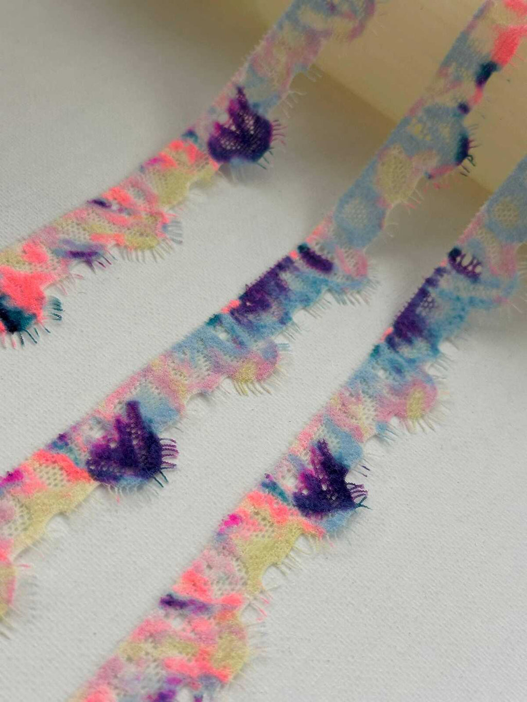 15Yds Stretch 0.7" Rainbow Eyelash Scalloped Stretch Lace Wholesale