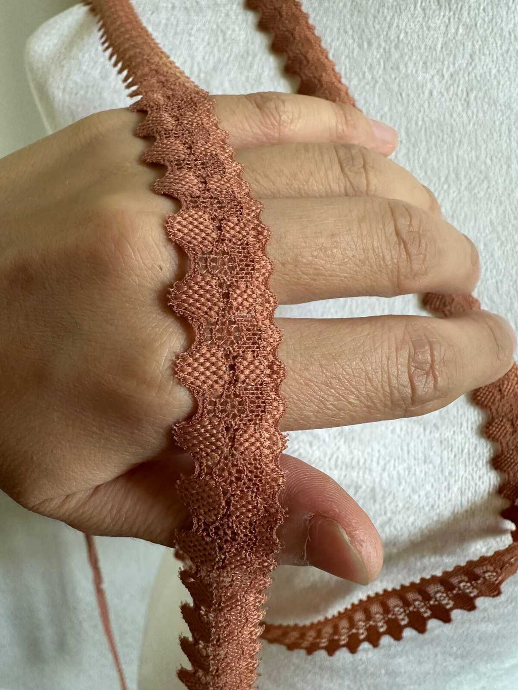 10yds Terracotta Brown Stretch Lace Trim: Dainty Floral Scalloped Edge (0.7" Wide) Retail Wholesale