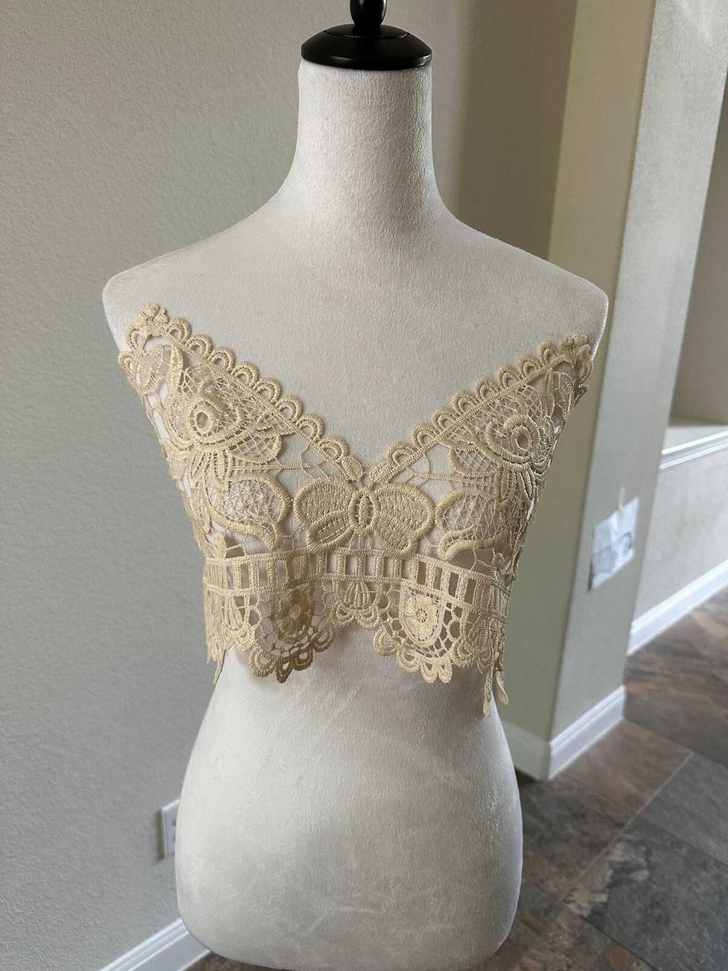 Vintage Cream Beige Guipure Water Soluble Lace Bodice Applique Motif Butterfly Floral Embroidered Front Panel for Camisole Blouse Sewing,20"