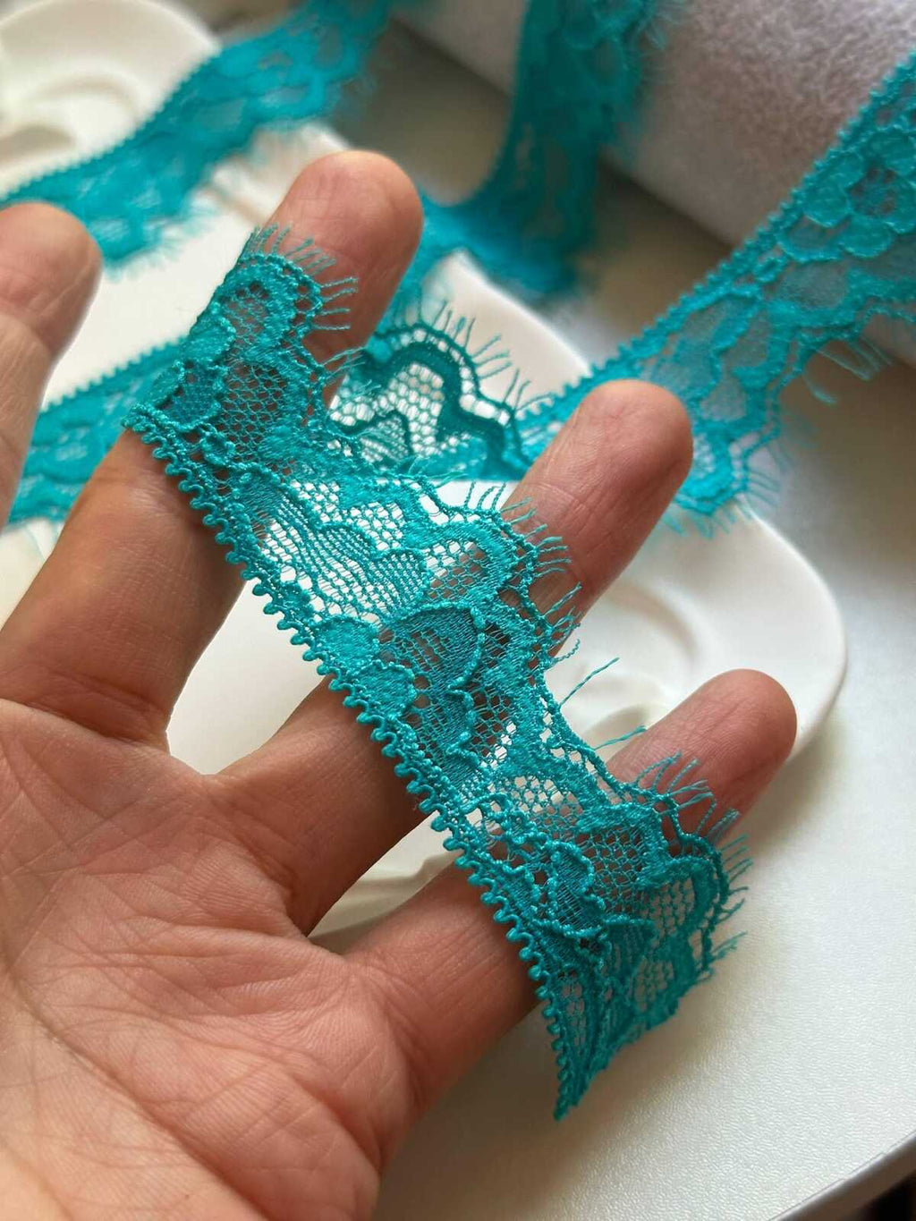 10yds Soft Peacock Teal Blue Floral Eyelash Chantilly Lace Trim by the Yard, Narrow Eyelash Scalloped Ribbon for Apparel Crafts 1" Wholesale