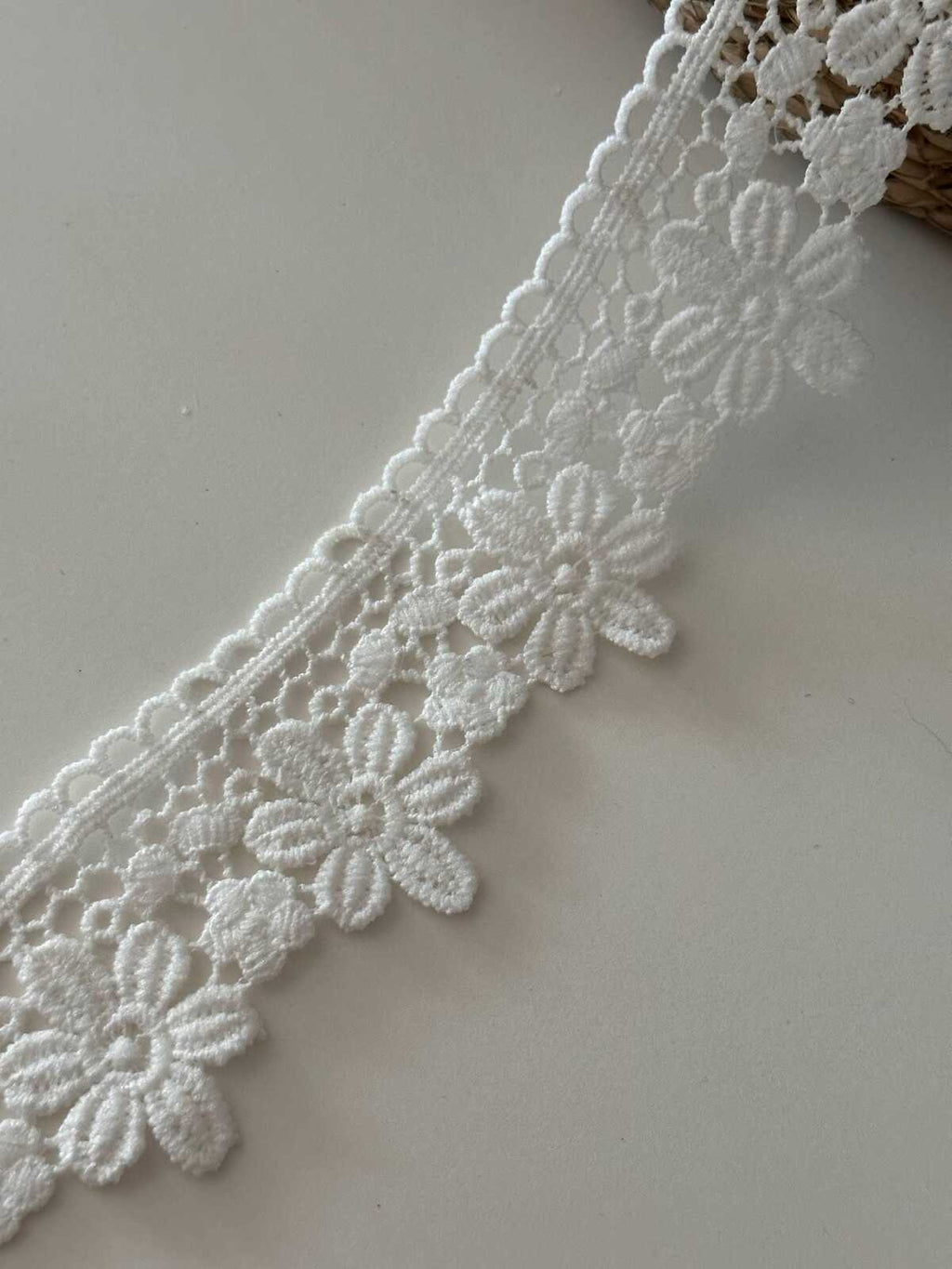 10yds White Guipure Floral Lace Trim, 2" Daisy Ribbon, Bulk Clearance Coquette Y2K Lace, Garment Trim, DIY Sewing, Retail Wholesale