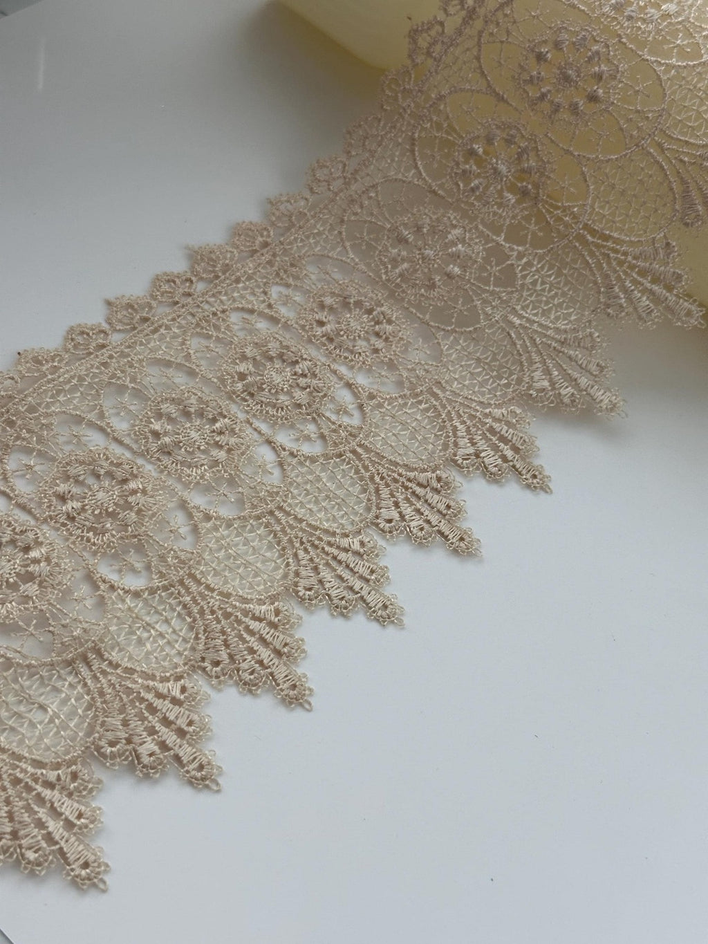 1Yd Non-Stretch 4" Vintage Beige Floral Guipure Chemical Lace Trim Wholesale