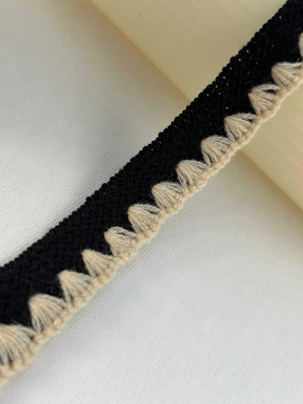 5Yds Non-Stretch 0.75" Black Cream Woven Wool Crochet Braided Trim Wholesale