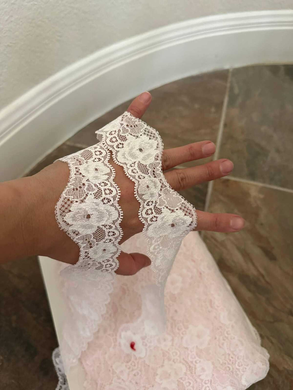 10yds Pale Pink Floral Lace Trim: 1.5" Scalloped Edge, Stretch Elastic Ribbon (10yds)