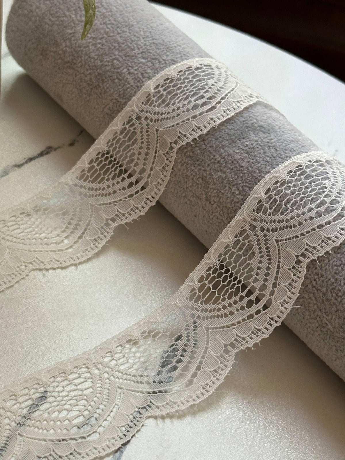 10yds Crisp White Floral Non Stretch Rigid Lace Trim by the Yard, Narrow Scalloped Galloon Ribbon for Bridal Crafts, 1.5" Retail Wholesale