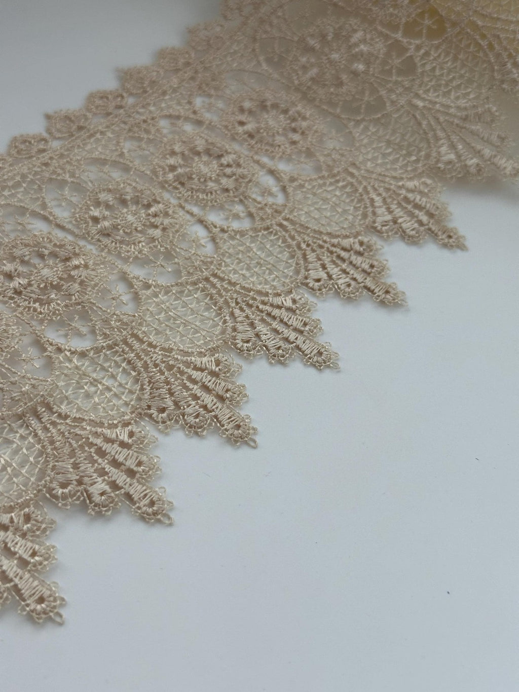 1Yd Non-Stretch 4" Vintage Beige Floral Guipure Chemical Lace Trim Wholesale