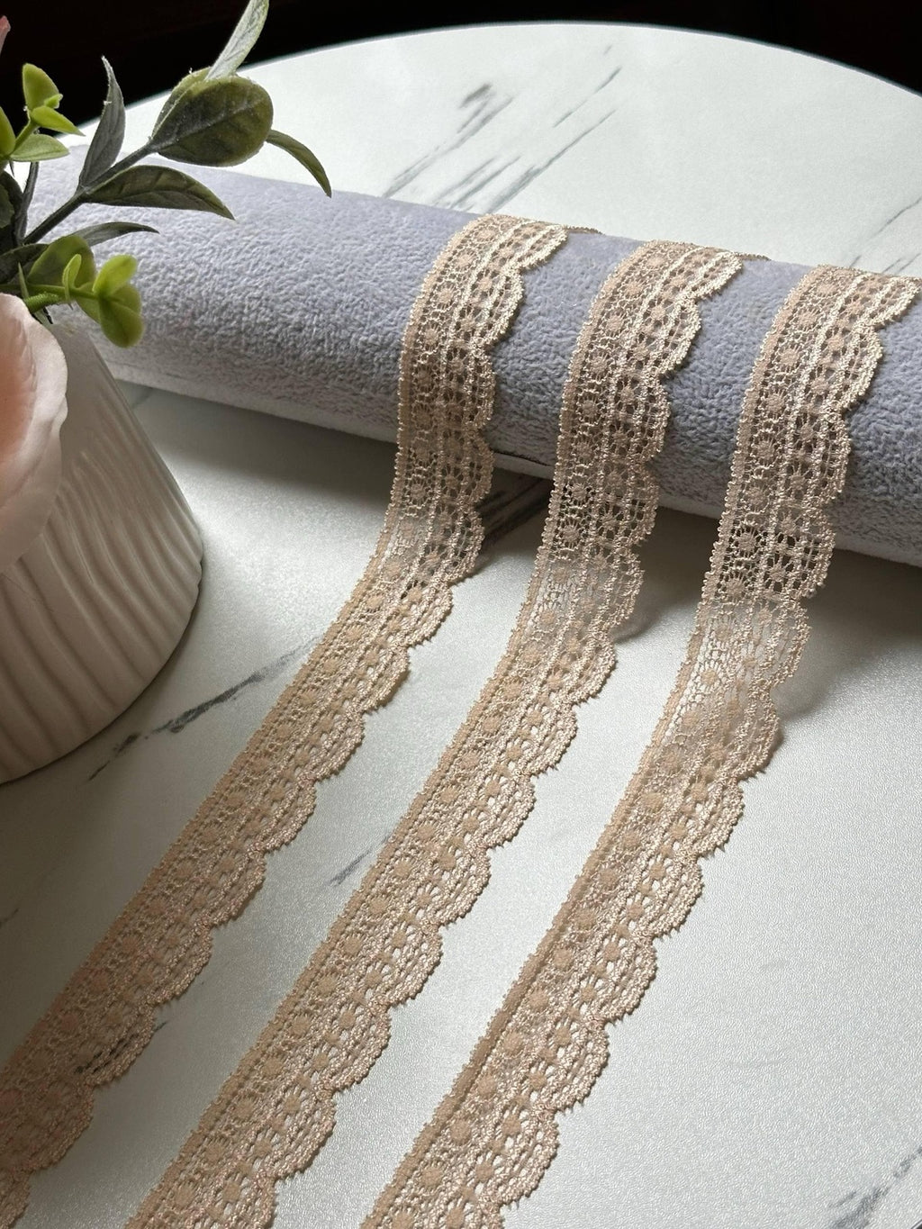 10yds Soft Champagne Nude Beige Lightweight Stretch Lace Trim by Yard, Narrow Scalloped Elastic Ribbon for Crafts, 0.85", Retail Wholesale
