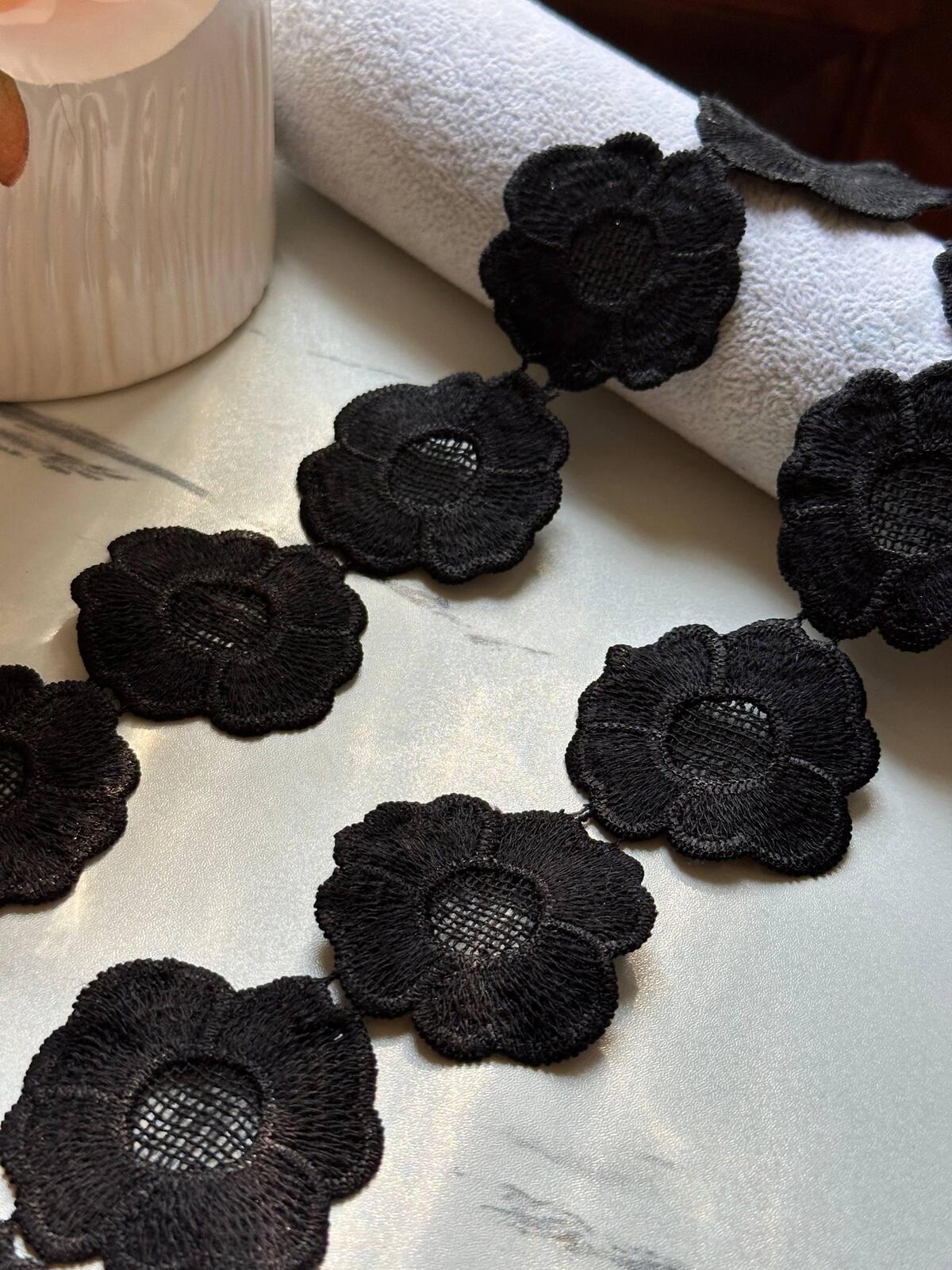 Black Floral Guipure Lace Trim by Yard, 1.75" Water Soluble Daisy Ribbon, Flower Applique, Coquette Craft Supply,DIY Sewing,Retail Wholesale