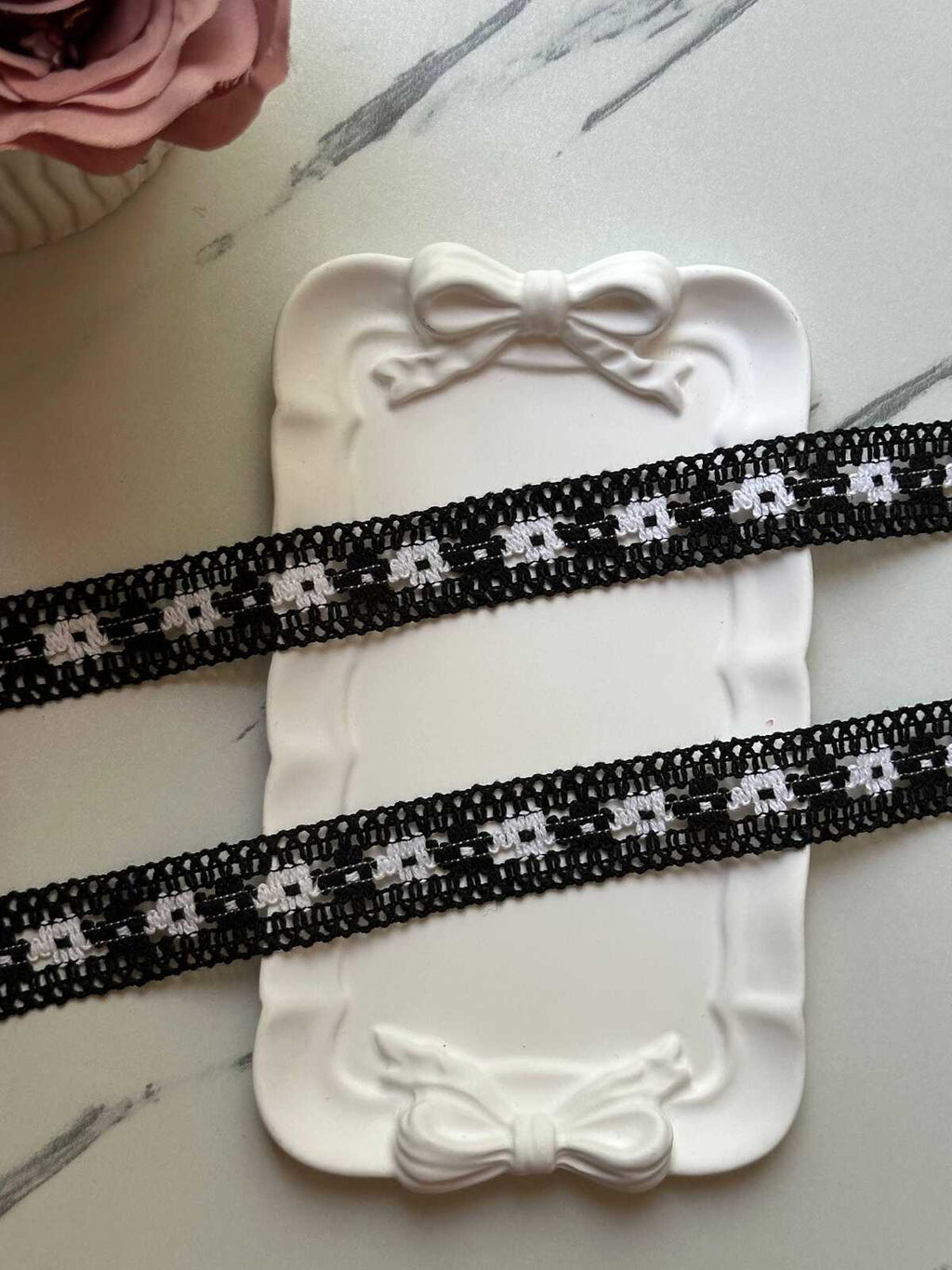 Black White Daisy Crochet Cotton Lace Trim by the Yard, Narrow Geometric Floral Insertion Ribbon for Garment Home Sewing Crafts, 1"