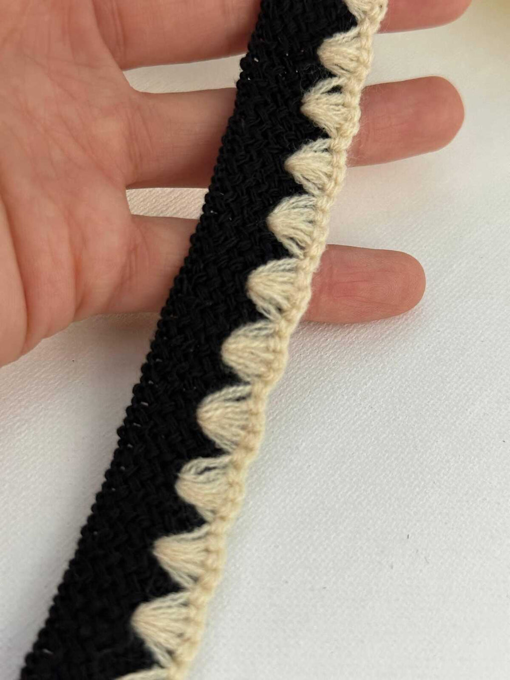 5Yds Non-Stretch 0.75" Black Cream Woven Wool Crochet Braided Trim Wholesale