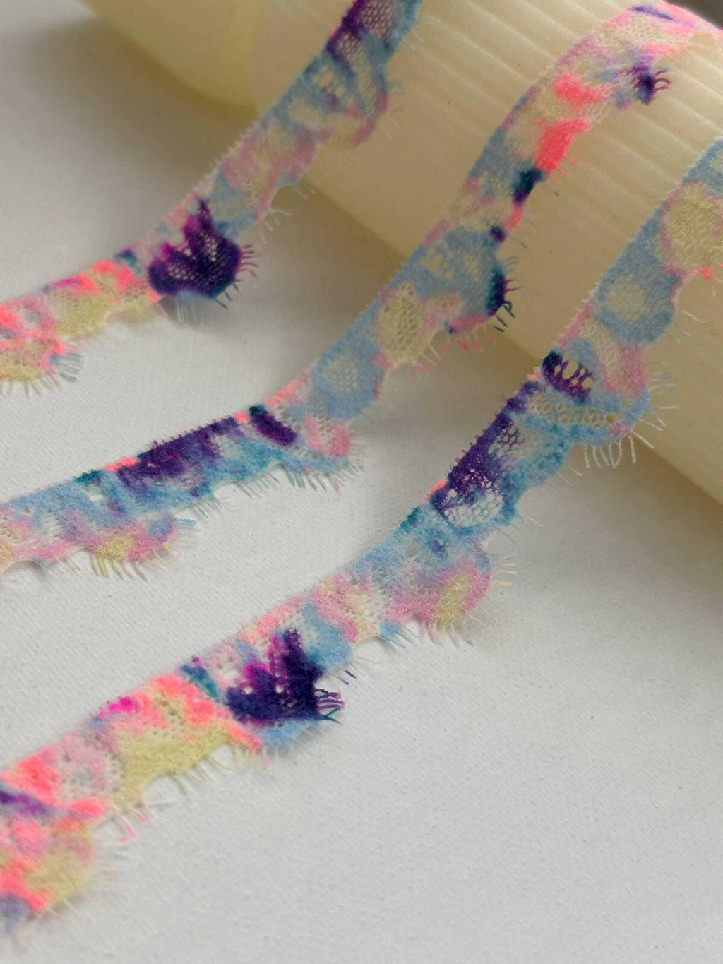 15Yds Stretch 0.7" Rainbow Eyelash Scalloped Stretch Lace Wholesale