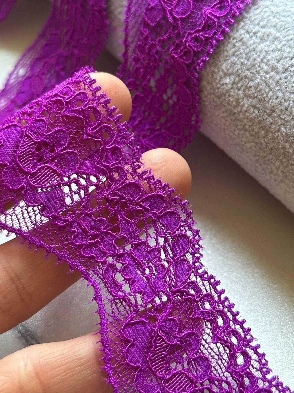 10yds  Vibrant Purple Violet Floral Wavy Stretch Lace Trim by the Yard, Scalloped Elastic Ribbon for Coquette Crafts 1.3"Retail Wholesale