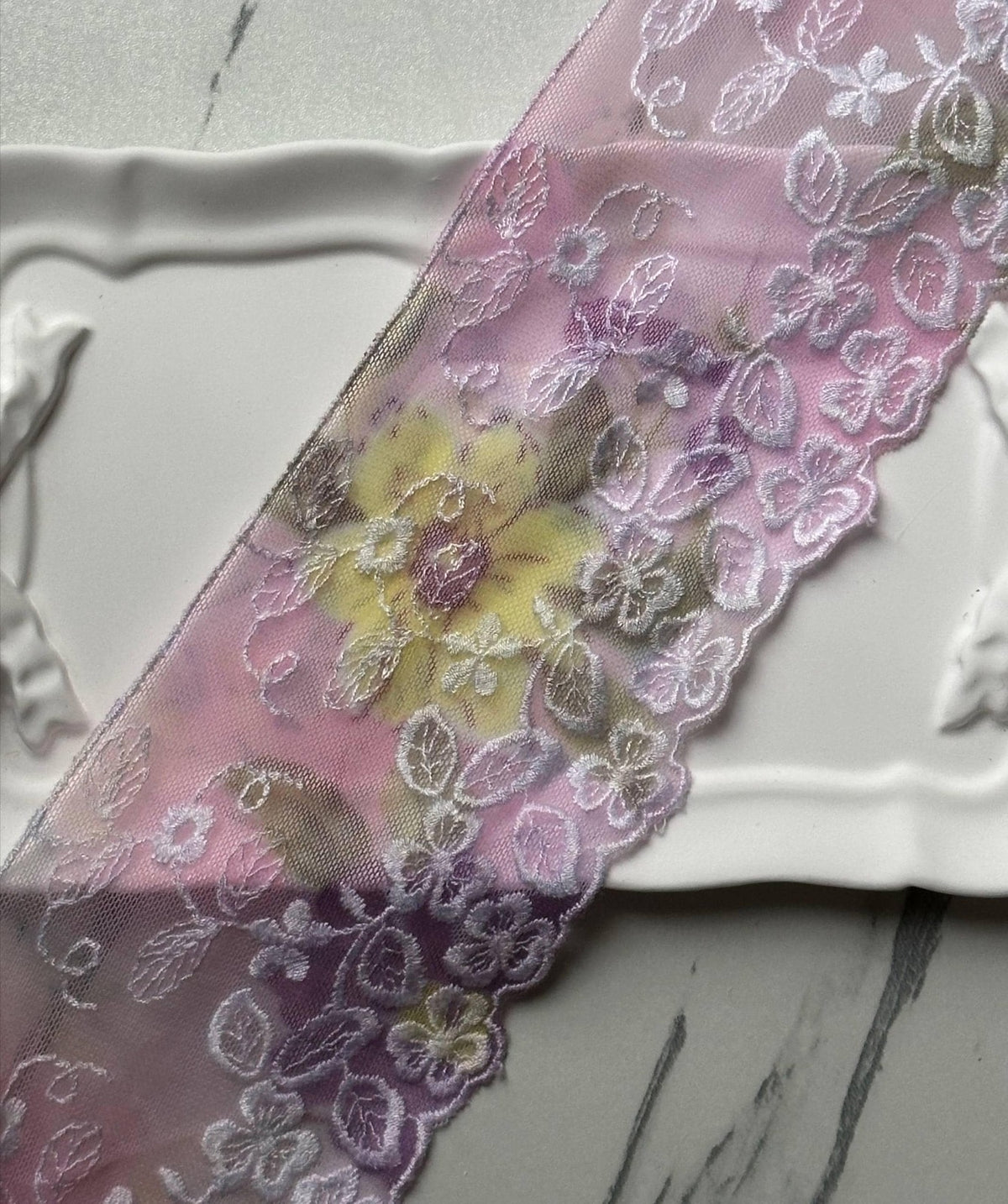 Gradient Floral Embroidered Mesh Tulle Lace Trim Single Scalloped Pink Yellow Purple Non Stretch Ribbon for Gowns Lingerie Crafts, 3"