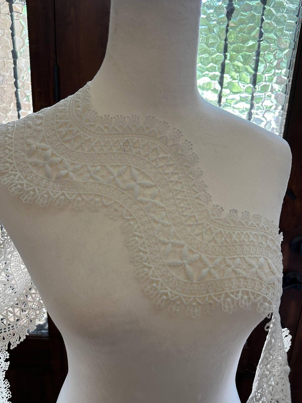 4.25" White Guipure Lace Trim Wide Venice Chemical Embroidered Scalloped Edge Water Soluble Lace for Cotton Skirt Garment Sewing