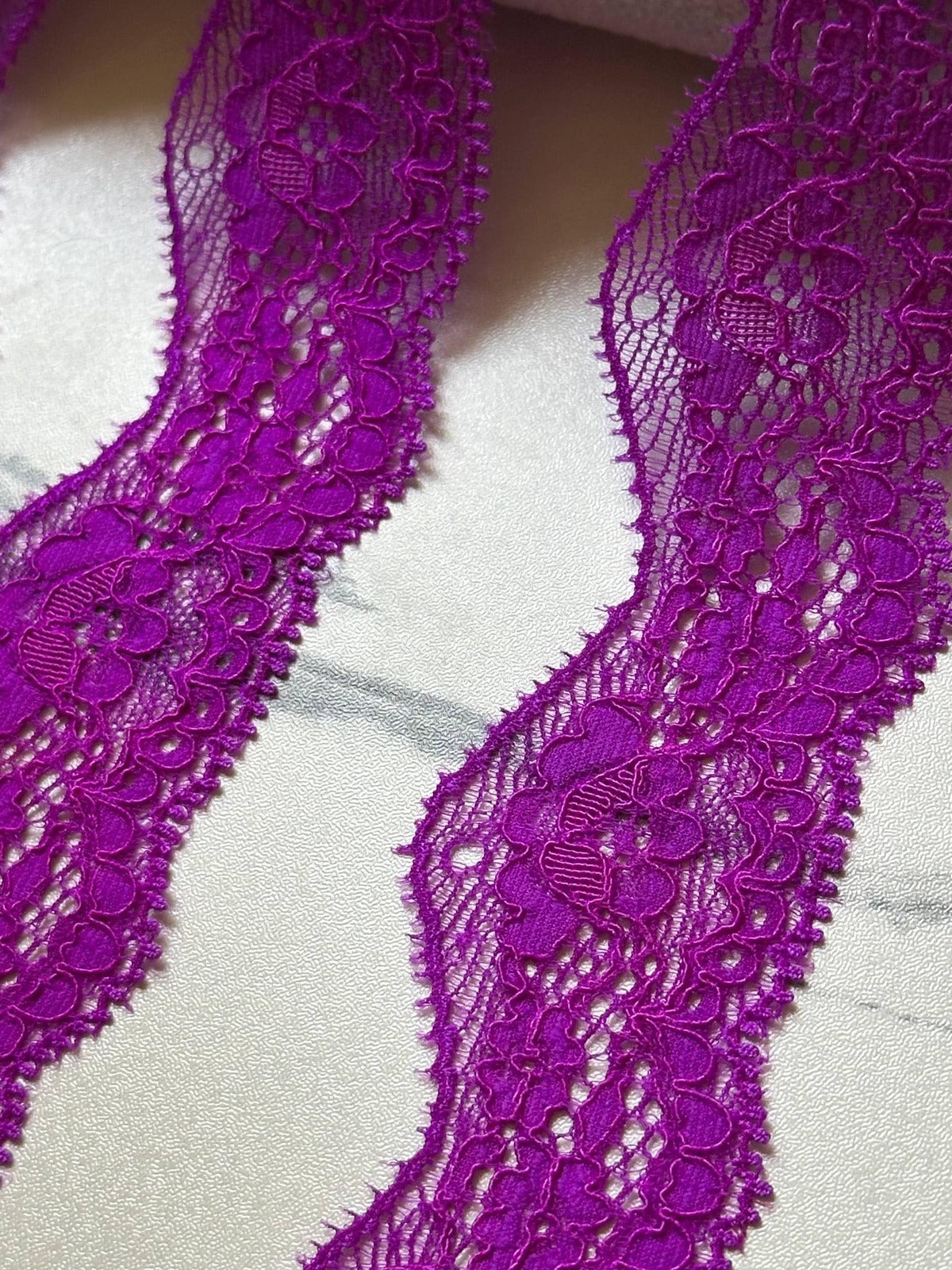 10yds  Vibrant Purple Violet Floral Wavy Stretch Lace Trim by the Yard, Scalloped Elastic Ribbon for Coquette Crafts 1.3"Retail Wholesale