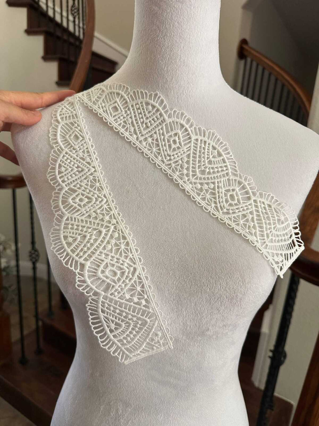 Cream White Geometric V-Neck Guipure Lace Collar Applique, Symmetrical Detachable Embroidered Neckline for Dress Sewing, 12"x2.7"