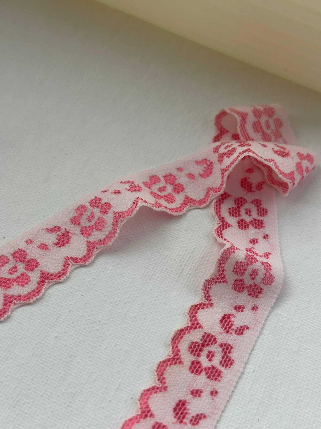 10Yds Stretch 0.8" Off-White Pink Floral Scalloped Stretch Lace Wholesale