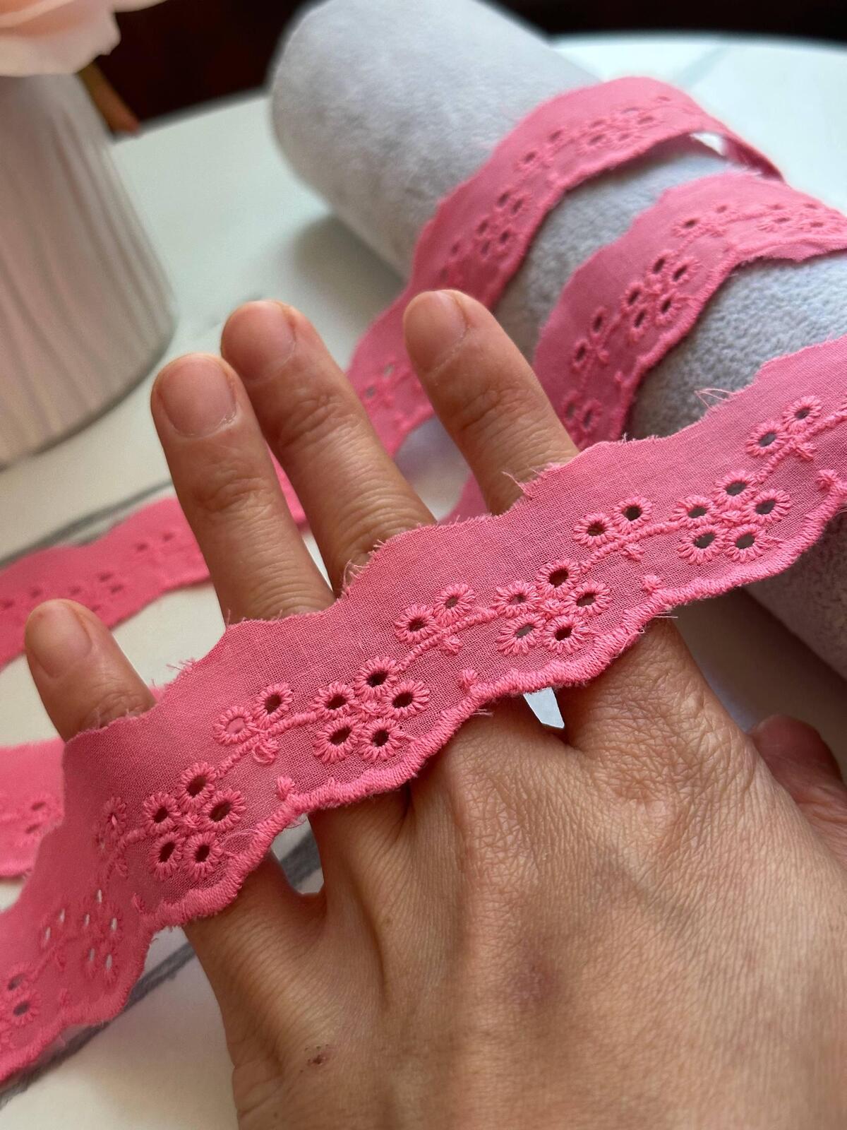 10yds  Coral Pink Cotton Eyelet Lace Trim by the Yard, Embroidered Floral Scalloped Lawn Ribbon for Apparel Crafts, 1" Retail Wholesale
