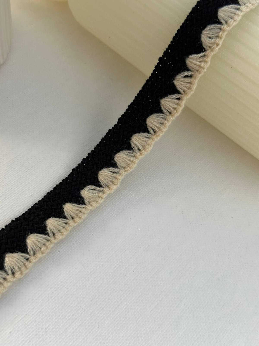 5Yds Non-Stretch 0.75" Black Cream Woven Wool Crochet Braided Trim Wholesale