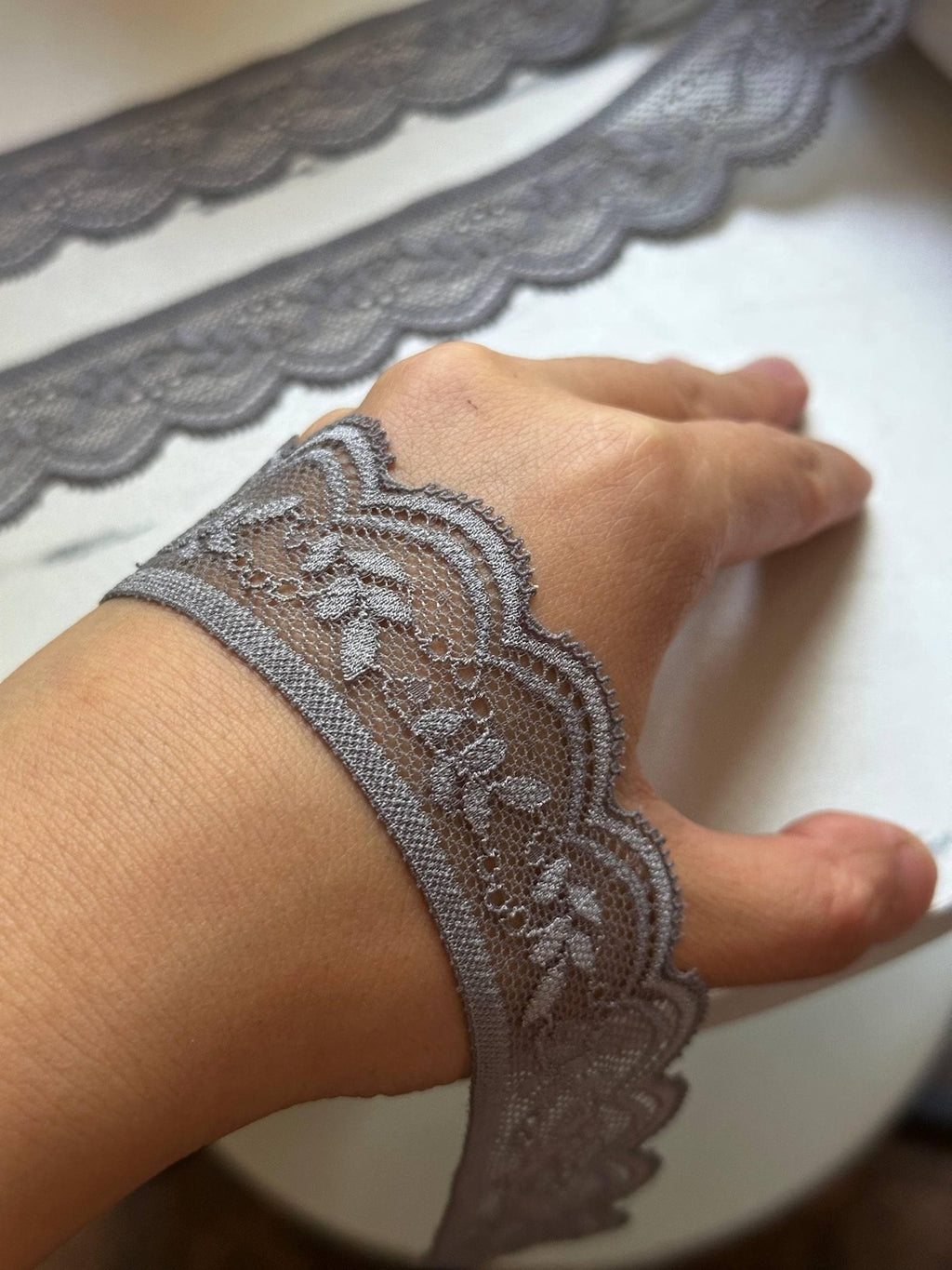 10yds   Taupe Charcoal Grey Floral Stretch Lace Trim by the Yard, Narrow Scalloped Elastic Ribbon for Lingerie Crafts 1.25" Retail Wholesale