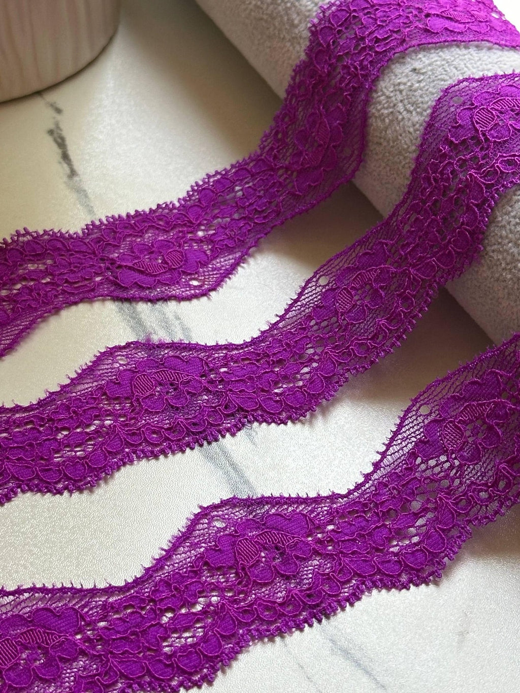10yds  Vibrant Purple Violet Floral Wavy Stretch Lace Trim by the Yard, Scalloped Elastic Ribbon for Coquette Crafts 1.3"Retail Wholesale
