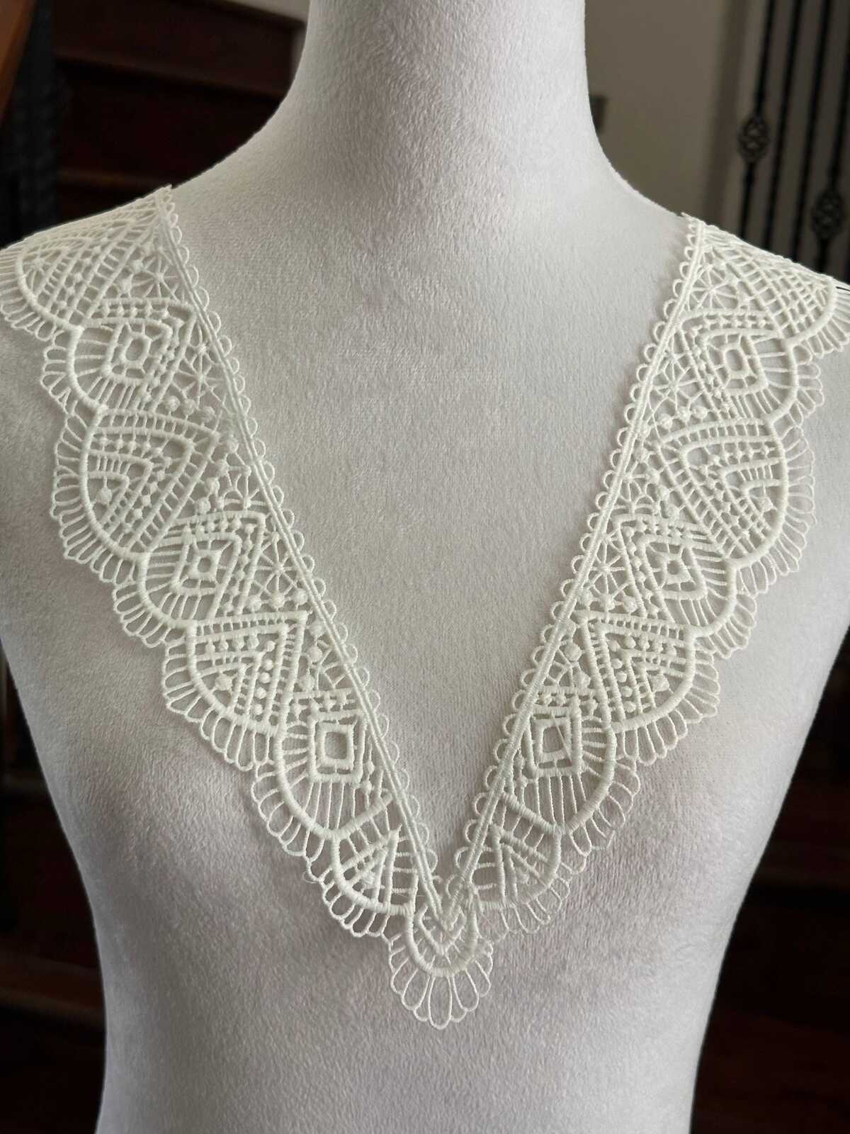 Cream White Geometric V-Neck Guipure Lace Collar Applique, Symmetrical Detachable Embroidered Neckline for Dress Sewing, 12"x2.7"