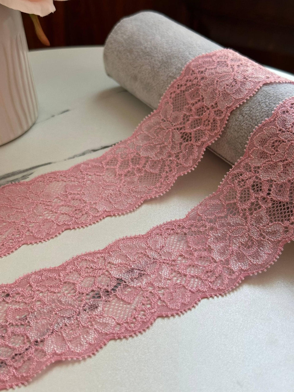 Soft Dusty Rose Pink Floral Stretch Lace Trim by the Yard, Scalloped Elastic Ribbon for Coquette Lingerie Apparel Crafts, 2"