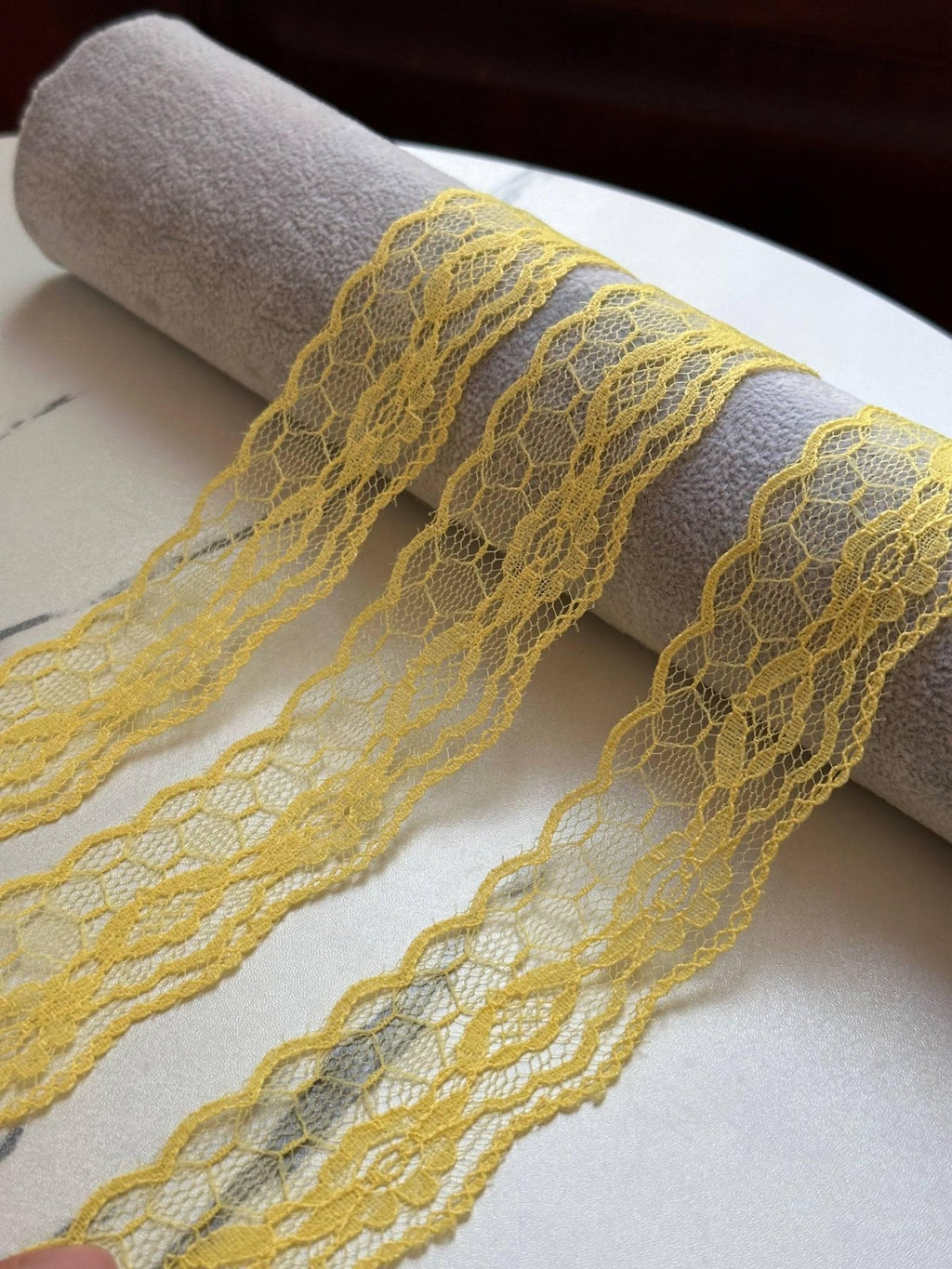 10yds Soft Pastel Yellow Floral Non Stretch Rigid Lace Trim by the Yard, Narrow Scalloped Galloon Ribbon for Apparel Crafts, 1.4"
